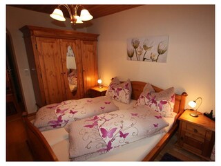 Schlafzimmer 1