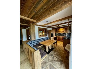 Ap Loferer Alm Essbereich und Küche