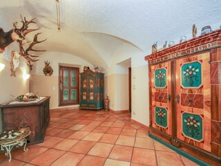 Hausflur mit altem Gewölbe