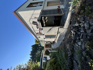 Eingang mit Balkon