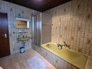 Badezimmer Wohnung EG