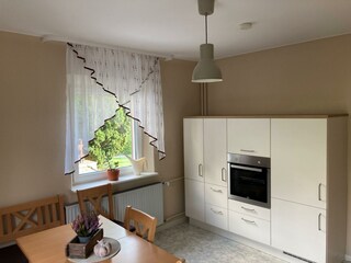 Küche mit Backofen