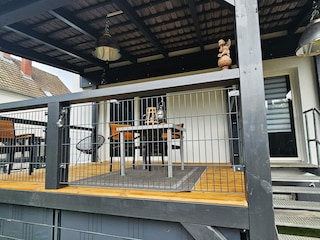 Terrasse mit Blick zur Wohnung