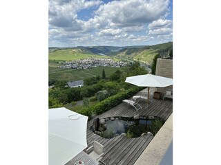 Terrasse mit kleinem Teich