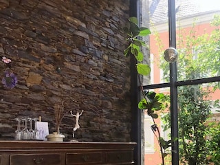 Schieferwand im Wintergarten