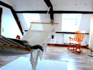 Kreativzimmer mit Hängematte