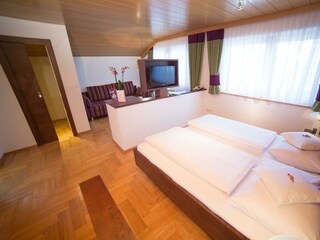 Apartment B, Schlafzimmer 2 für 2 bis 3 Personen