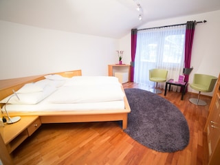 Zimmer C - buchbar zu Apt. A + B