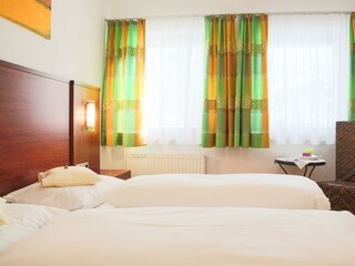 Zimmer D, buchbar zu Zimmer F oder E