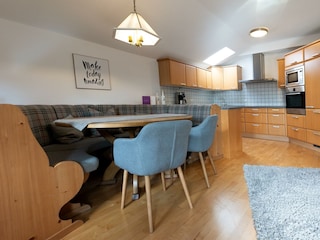 Apartment B, Küche