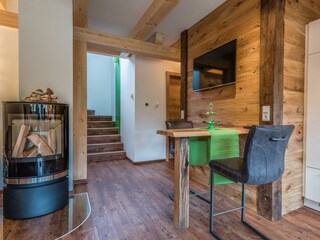 Wohnraum mit Kachelofen