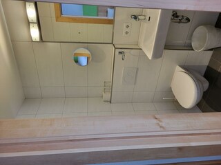 Schlafzimmer mit 3 Betten und Bad (5)