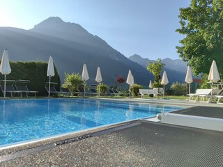 Aussenpool mit Bergblick 3 Gehminuten vom Hotel