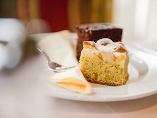 nachmittags Omas liebste Kuchen - ein Stück Heimat