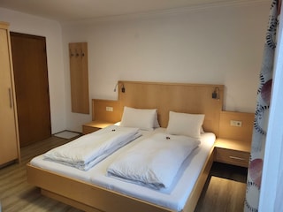 Doppelzimmer-wagrain-haus-ortsblick-zentrum