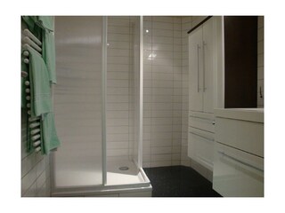 Badezimmer mit Dusche