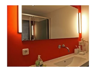 Appartement "Auenfeld" das  Bad mit Dusche und WC