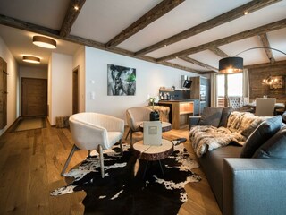 Chalet Apartment_Wohn- und Esszimmer mit Küche