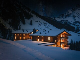 PS2R3582_Luminar4-edit