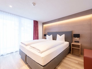 Schlafzimmer 1