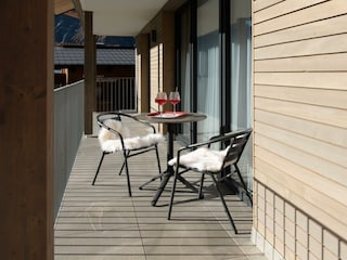 Balkon mit Sitzgelegenheit