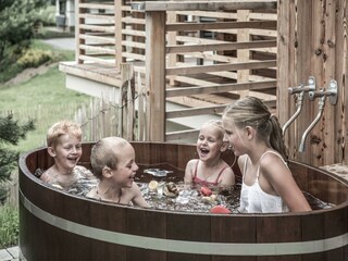 Frischwasser-Badezuber für Groß und Klein