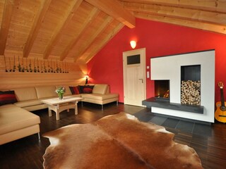 Wohnraum mit Kamin