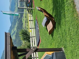 Spielplatz mit Freisitz