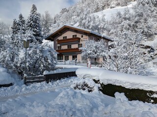 PXL_20231203_102926371.LONG_EXPOSURE