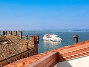 617A Lakeview Apartment Cristina