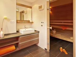 Bad mit eigener Sauna