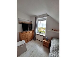 Schlafz. mit Fernseher