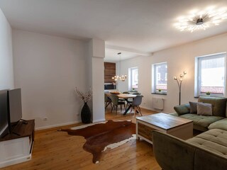 Wohn-/Essbereich mit offener Küche