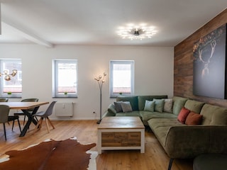 Wohn-/Essbereich mit offener Küche