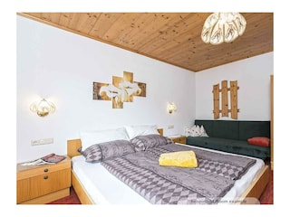 ApartChristine_ann7