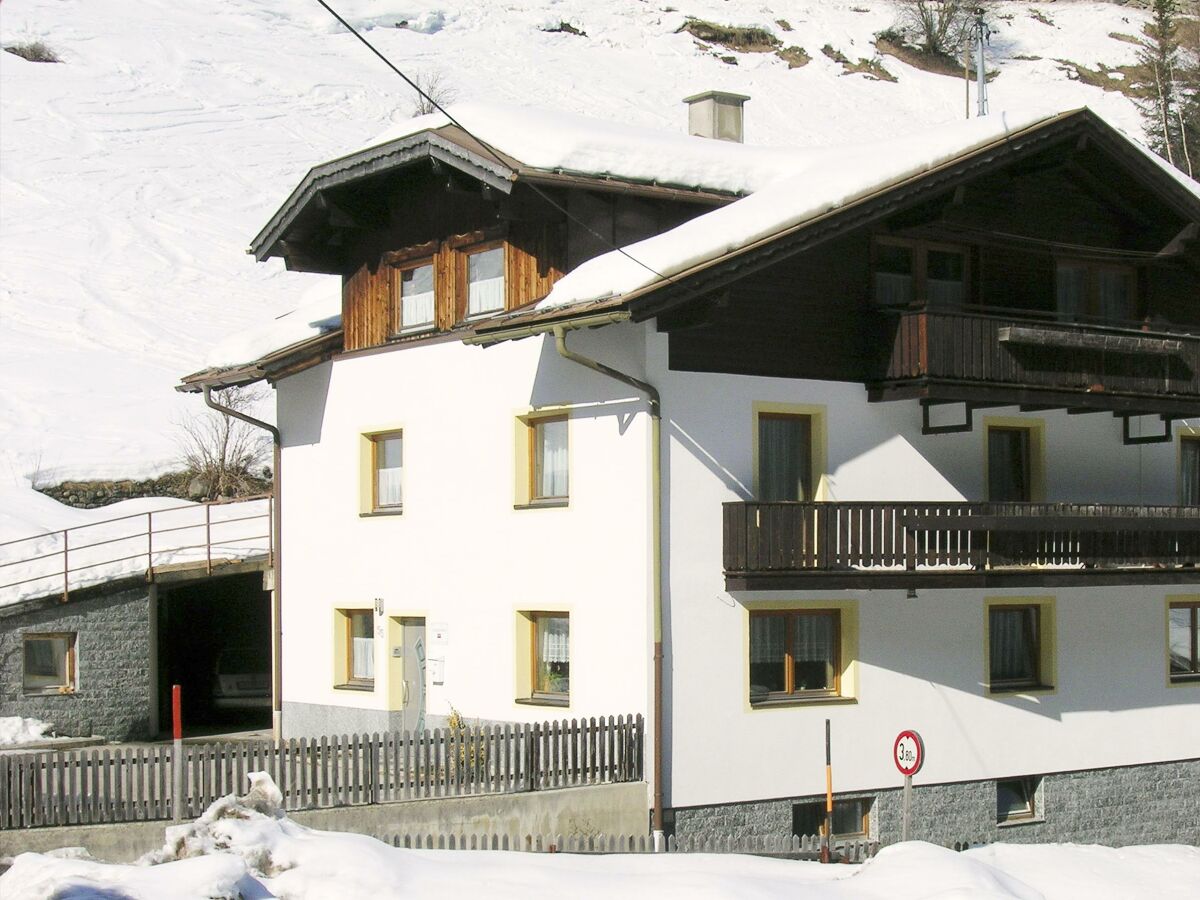 Hausansicht Winter