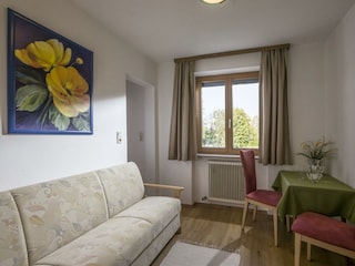Haus_Edelweiss_Dorfstrasse_6_Itter_Appartement_WZ