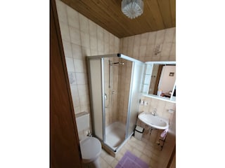 Bad Zimmer 1