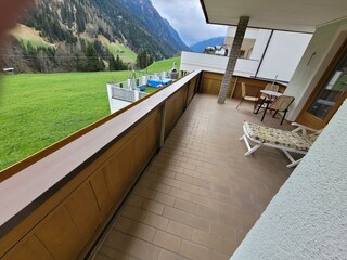 Terrasse Gartenwohnung richtung Ischgl