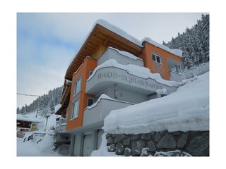 Hausansicht Winter