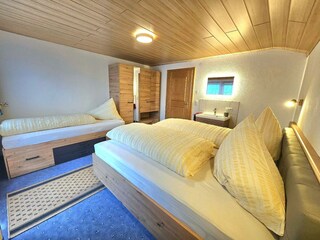 IMG-20251216-WA0012[1]