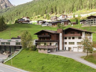 Haus_Zangerle_Appartements_Aussenaufnahme_004