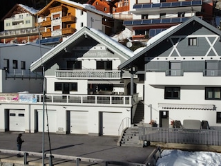 871322BD-DAF2-490B-A95F-7E2C007BF59B