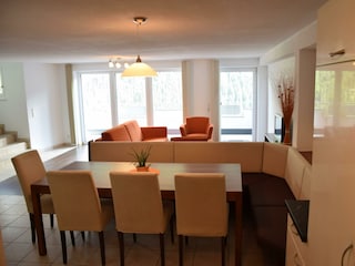 Wohnzimmer Esstisch Glasfront