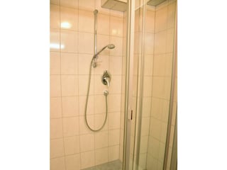 Dusche Zi1