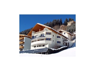 Hausansicht Winter I