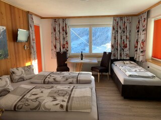 Schlafzimmer 3 Pers.