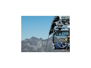 die-silvrettaseilbahn-bringt-sie-auf-das-idjoch