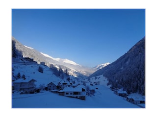 Blick Richtung Pezinerspitze Talauswerts