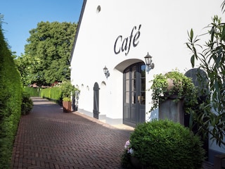 Eingang  Café Gut Heidefeld